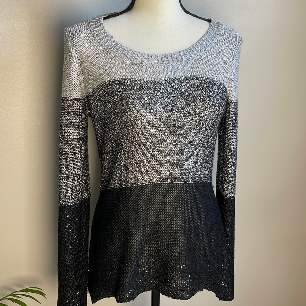 Belldini Lightweight Silver Sequenced Long Sleeve Knit Tunic Size M